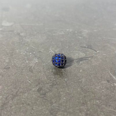Black round charm paved with blue zircon format 8mm