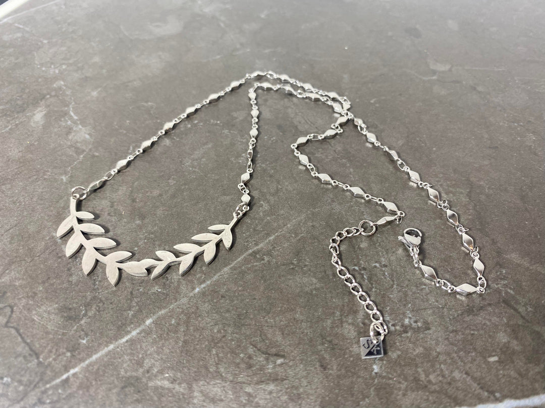 Chaine en acier inoxydable argent Willow 24 po ajustable
