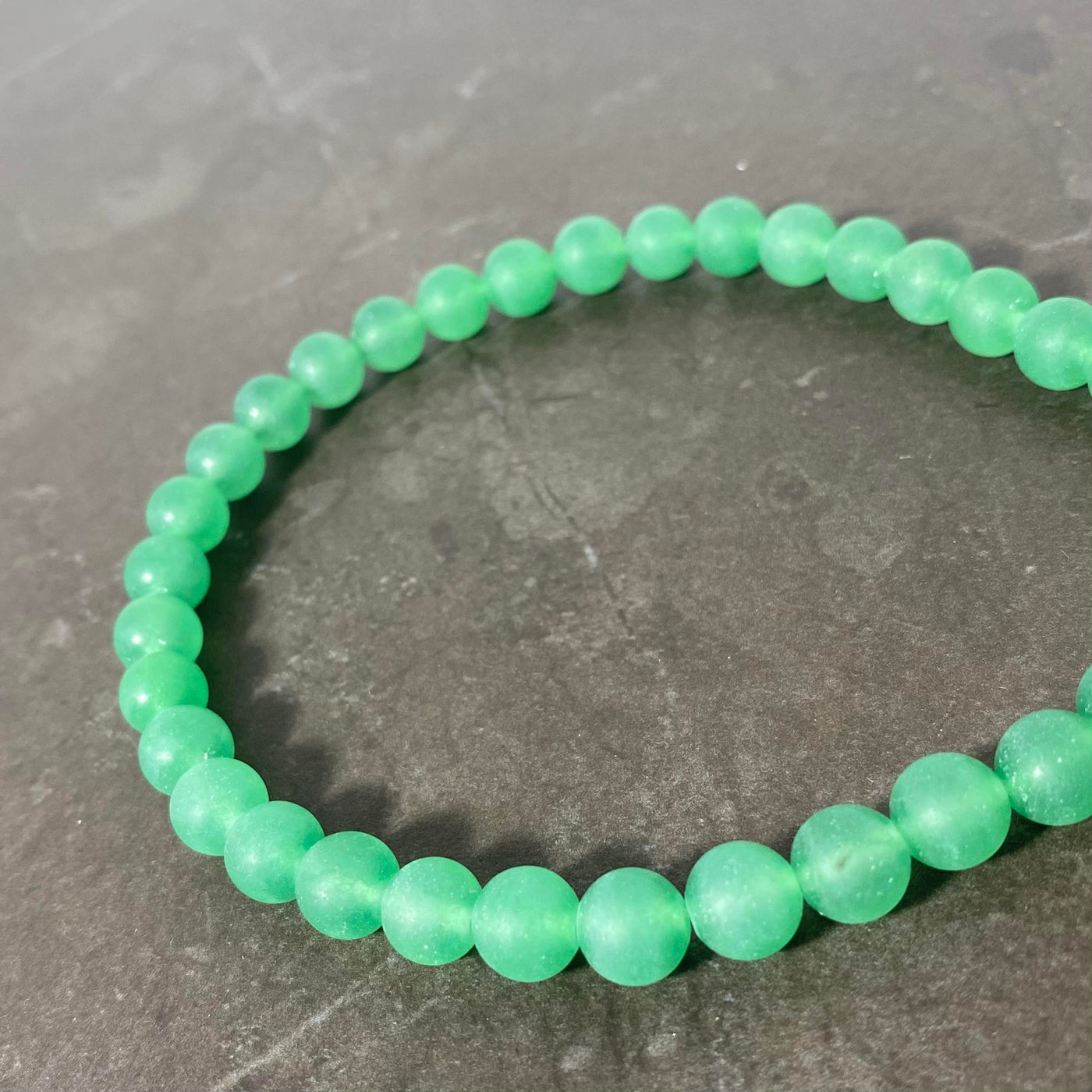 Corde de jade vert mat 8mm