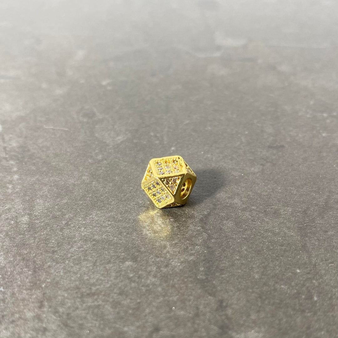 Bille pavée de forme triangulaire avec zircon couleur au choix