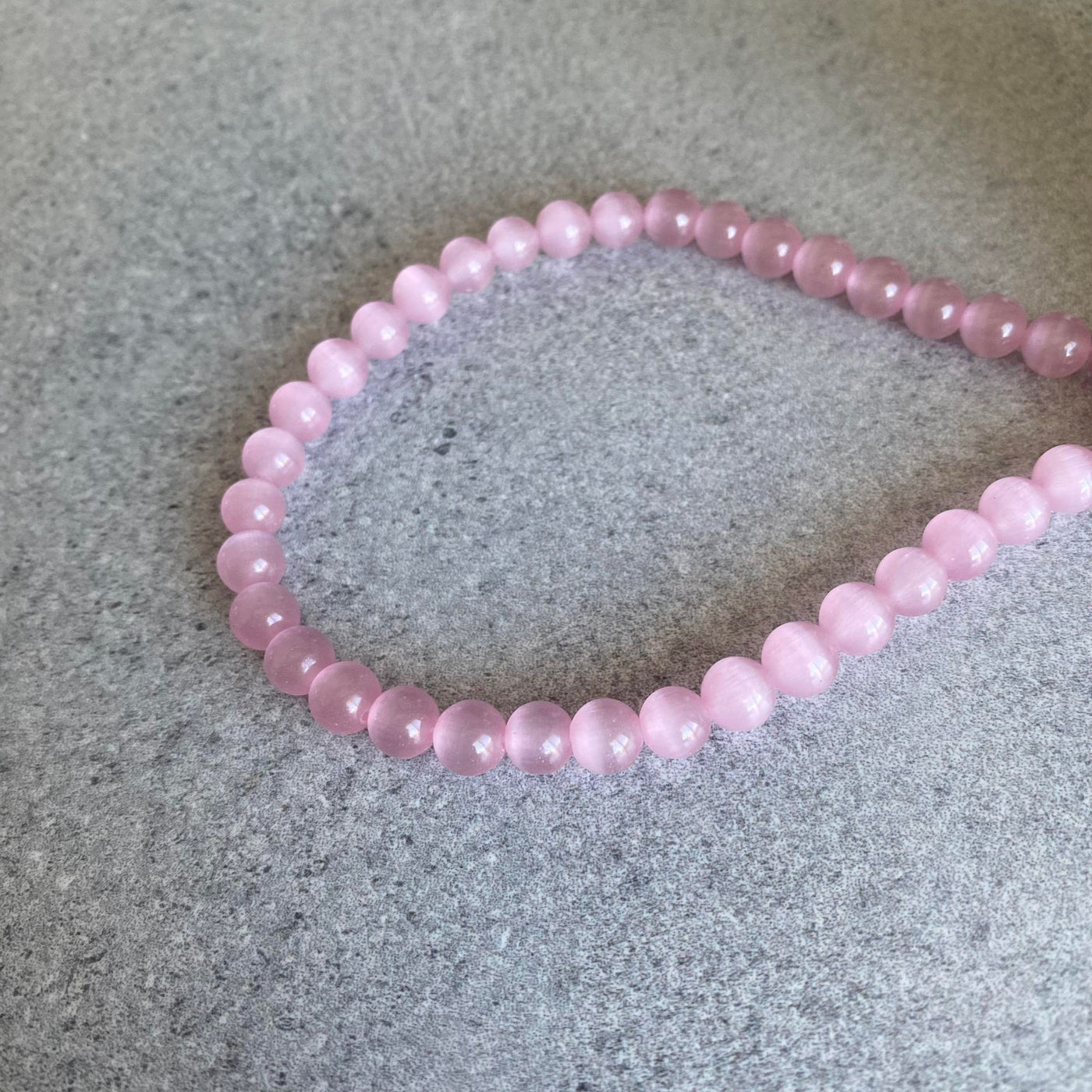 Pale pink cat's eye rope 8 mm